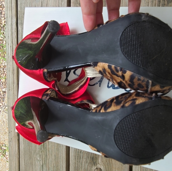 Leopard Bow Heels - Picture 3 of 3
